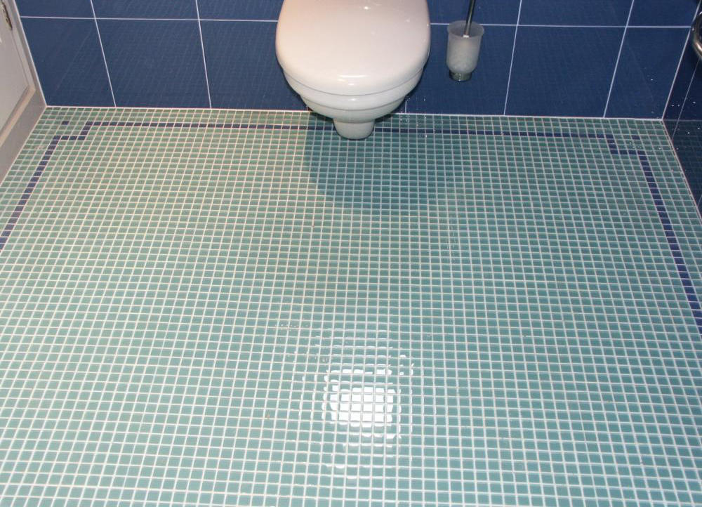 Detailansicht aus der Ausstellung: Fliesen